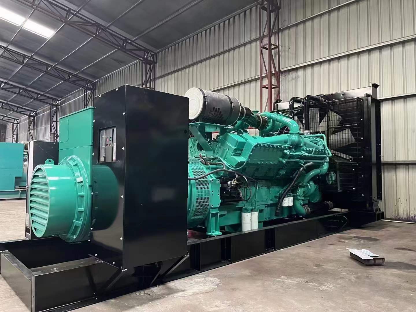 乐东如何降低 800kW 柴油发电机输出电流的波动？